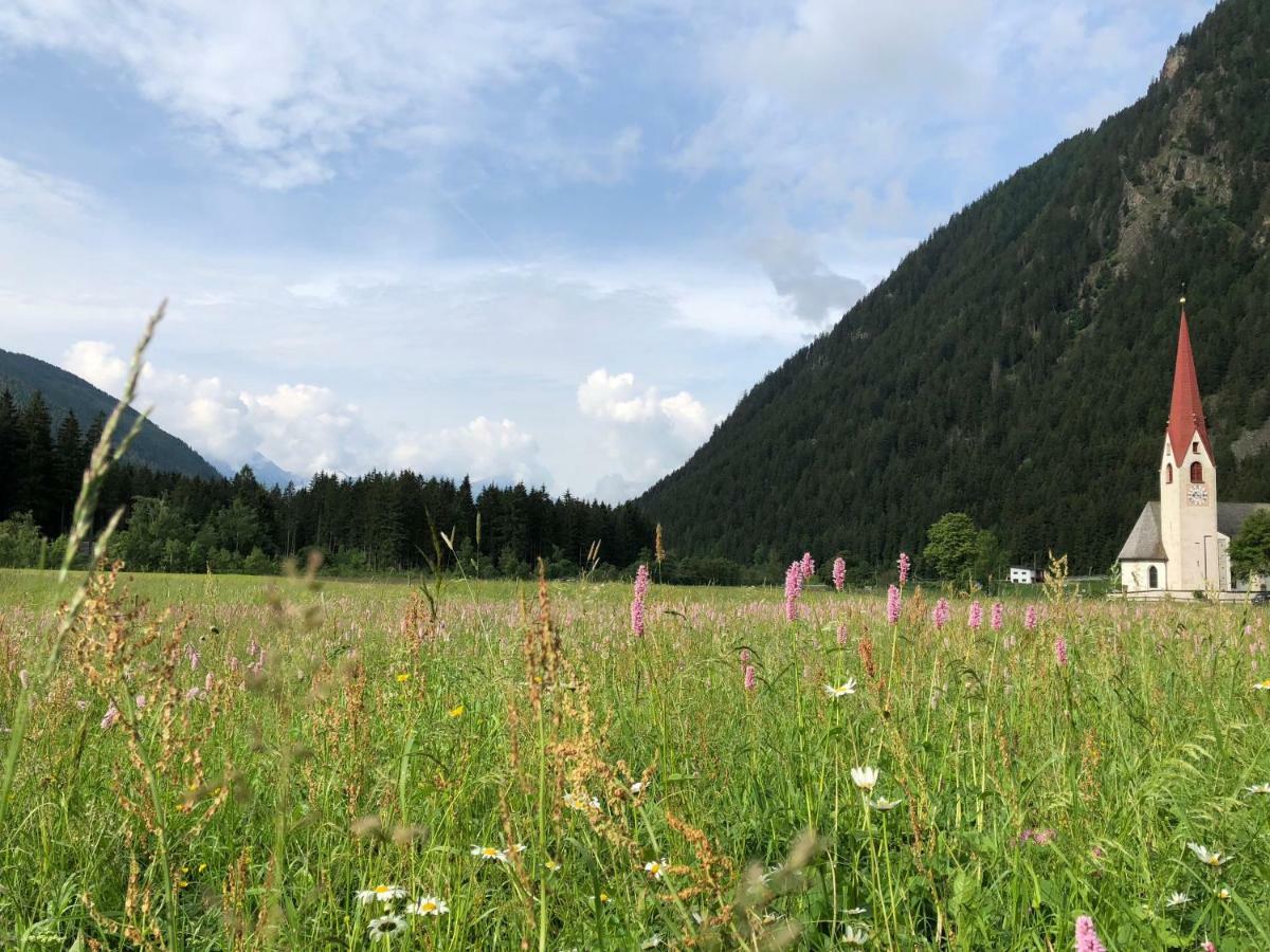 圣瓦尔布格公寓旅馆 安泰塞尔瓦·迪·梅佐 外观 照片